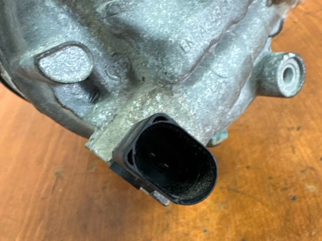 bontott VW PASSAT B7 Klímakompresszor