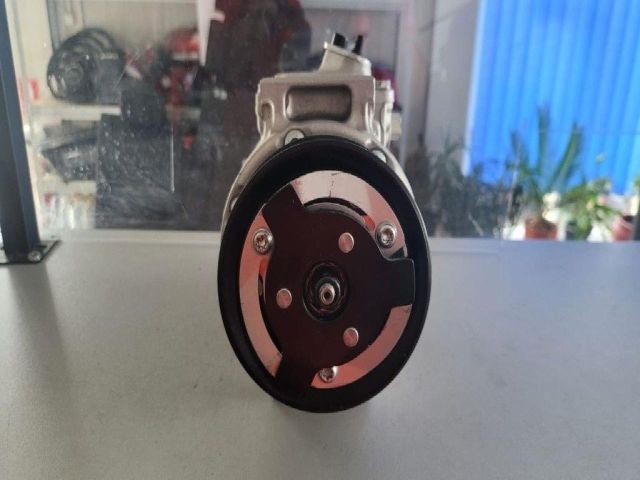 bontott VW PASSAT B7 Klímakompresszor