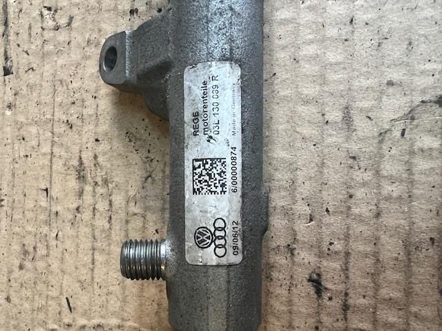 bontott VW PASSAT B7 Közösnyomócső