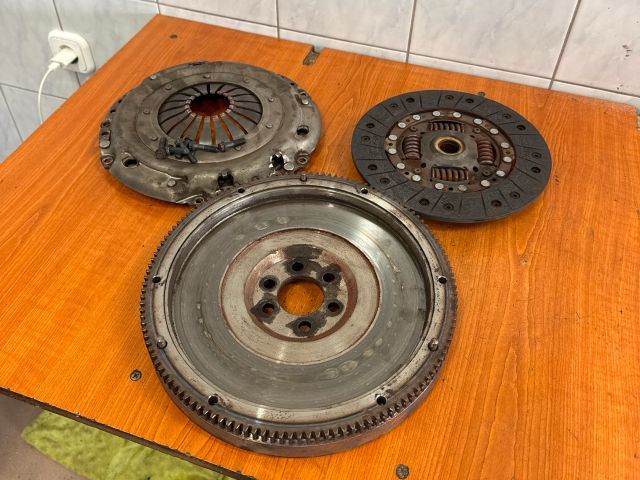 bontott VW PASSAT B7 Kuplung Szett Lendkerékkel