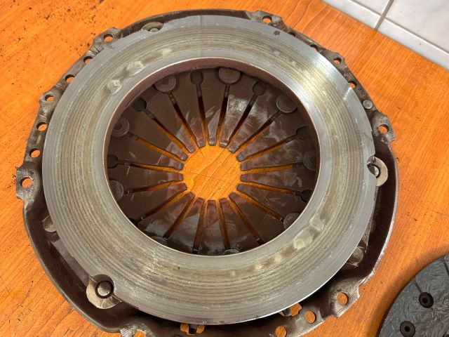 bontott VW PASSAT B7 Kuplung Szett Lendkerékkel