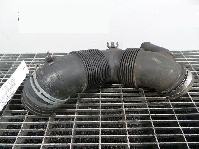 bontott VW PASSAT B7 Légbeömlő Cső