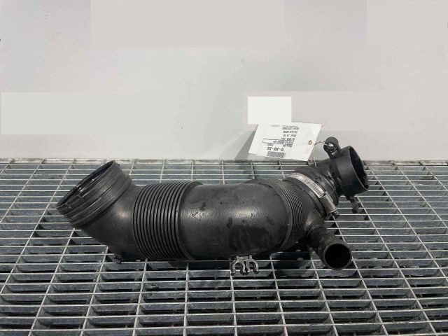 bontott VW PASSAT B7 Légbeömlő Cső