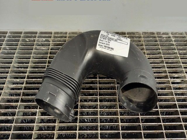 bontott VW PASSAT B7 Légbeömlő Cső