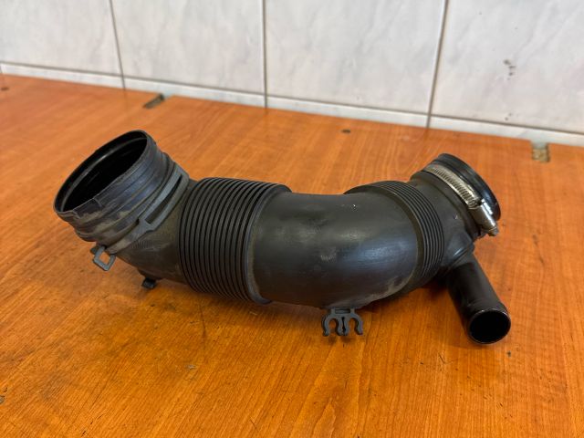 bontott VW PASSAT B7 Légbeömlő Cső