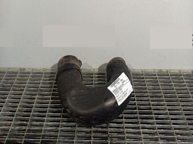 bontott VW PASSAT B7 Légbeömlő Cső