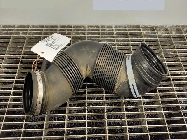 bontott VW PASSAT B7 Légbeömlő Cső