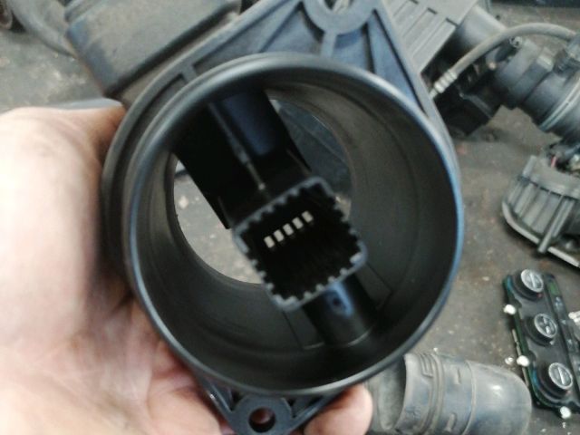 bontott VW PASSAT B7 Légtömegmérő