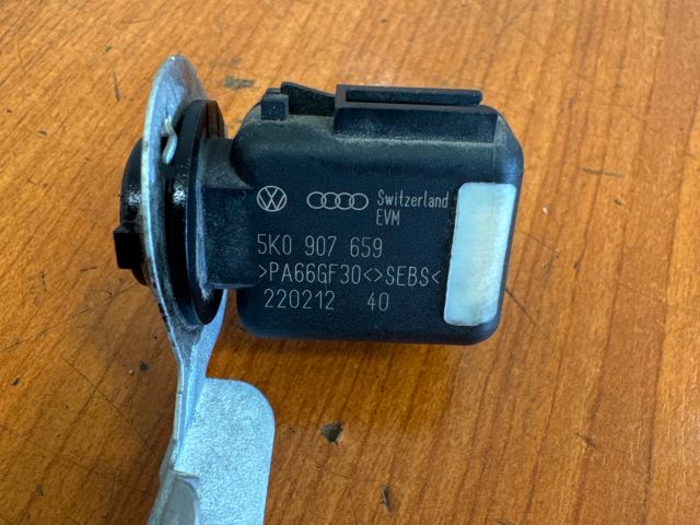 bontott VW PASSAT B7 Levegő Jeladó