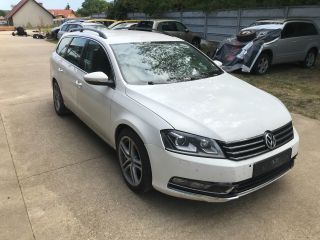 bontott VW PASSAT B7 Motor (Fűzött blokk hengerfejjel)