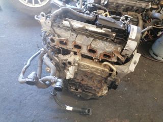 bontott VW PASSAT B7 Motor (Fűzött blokk hengerfejjel)