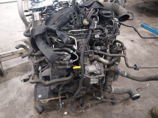 bontott VW PASSAT B7 Motor (Fűzött blokk hengerfejjel)