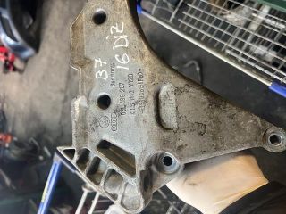 bontott VW PASSAT B7 Motor Tartó Bak (Fém)