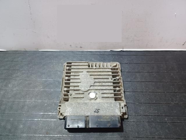 bontott VW PASSAT B7 Motorvezérlő