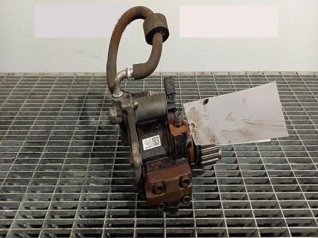 bontott VW PASSAT B7 Nagynyomású Szivattyú