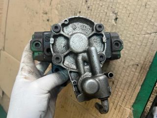 bontott VW PASSAT B7 Nagynyomású Szivattyú