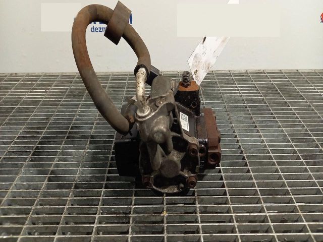 bontott VW PASSAT B7 Nagynyomású Szivattyú