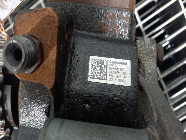 bontott VW PASSAT B7 Nagynyomású Szivattyú