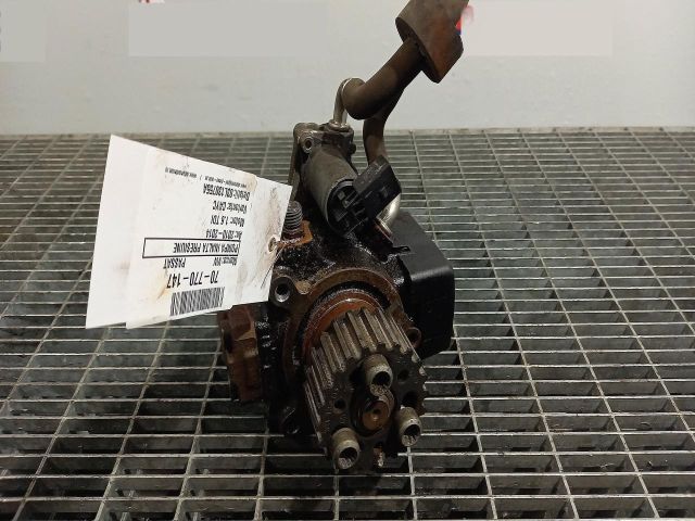 bontott VW PASSAT B7 Nagynyomású Szivattyú