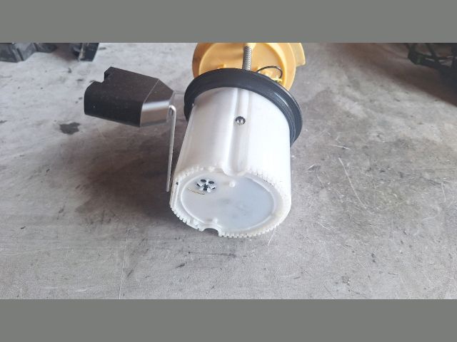 bontott VW PASSAT B7 Üzemanyag Szivattyú