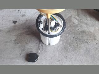 bontott VW PASSAT B7 Üzemanyag Szivattyú