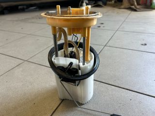 bontott VW PASSAT B7 Üzemanyag Szivattyú