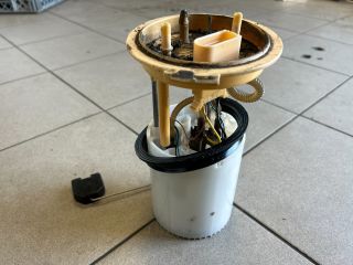 bontott VW PASSAT B7 Üzemanyag Szivattyú