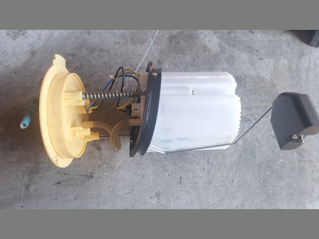 bontott VW PASSAT B7 Üzemanyag Szivattyú