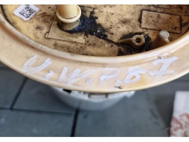 bontott VW PASSAT B7 Üzemanyag Szivattyú