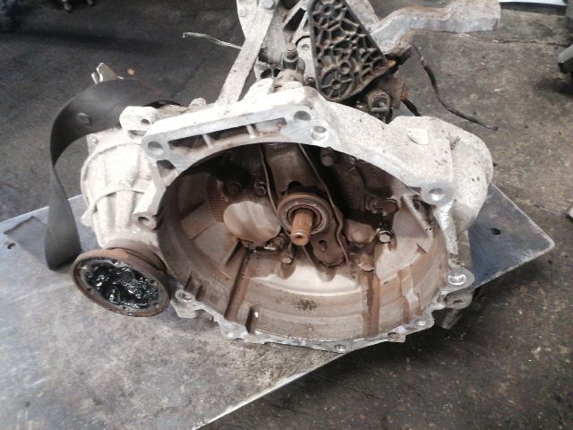 bontott VW PASSAT B7 Váltó (Mechanikus)