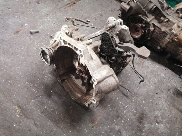 bontott VW PASSAT B7 Váltó (Mechanikus)