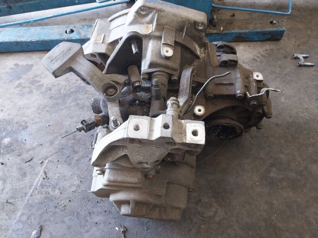 bontott VW PASSAT B7 Váltó (Mechanikus)