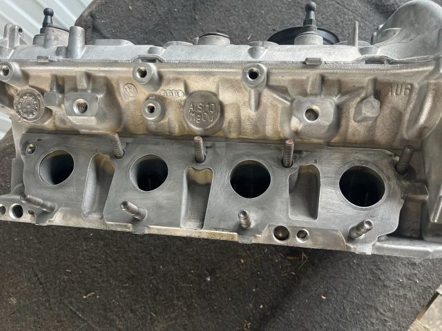 bontott VW PASSAT B7 Hengerfej