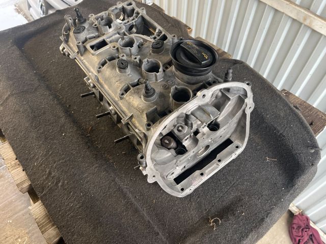 bontott VW PASSAT B7 Hengerfej