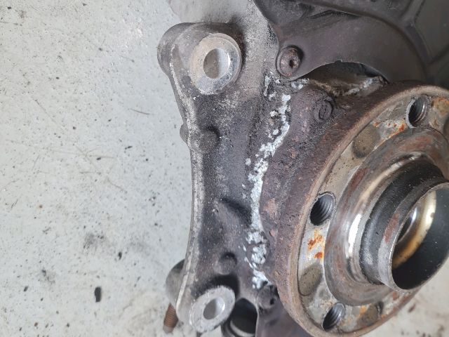 bontott VW PASSAT B7 Bal első Csonkállvány Kerékaggyal