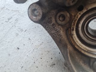 bontott VW PASSAT B7 Bal első Csonkállvány Kerékaggyal