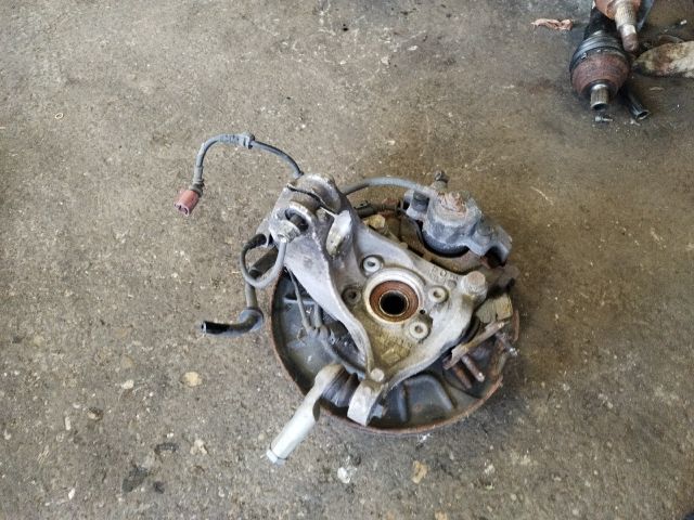 bontott VW PASSAT B7 Bal első Csonkállvány Kerékaggyal