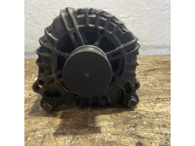 bontott VW PASSAT B7 Generátor