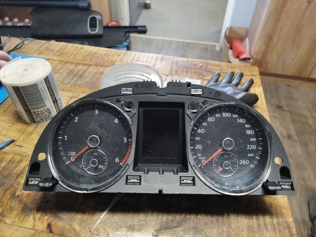 bontott VW PASSAT B7 Kilométeróra