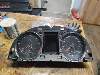 bontott VW PASSAT B7 Kilométeróra