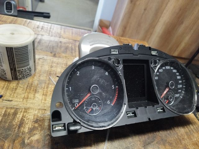 bontott VW PASSAT B7 Kilométeróra