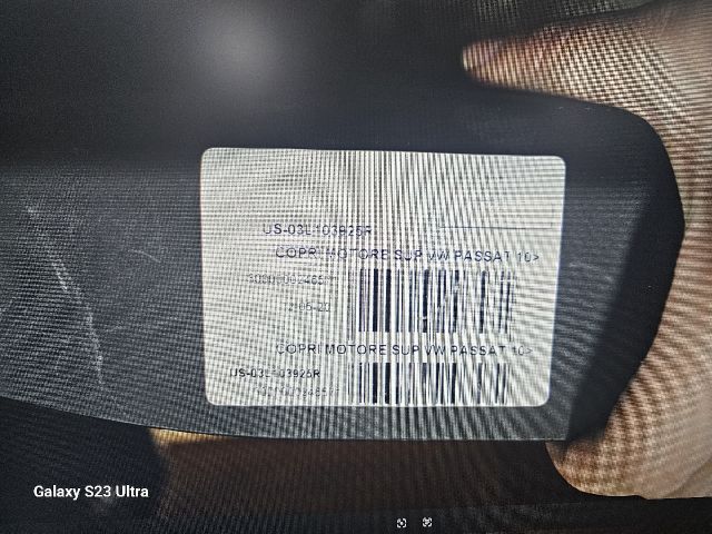 bontott VW PASSAT B7 Középső Motorburkolat