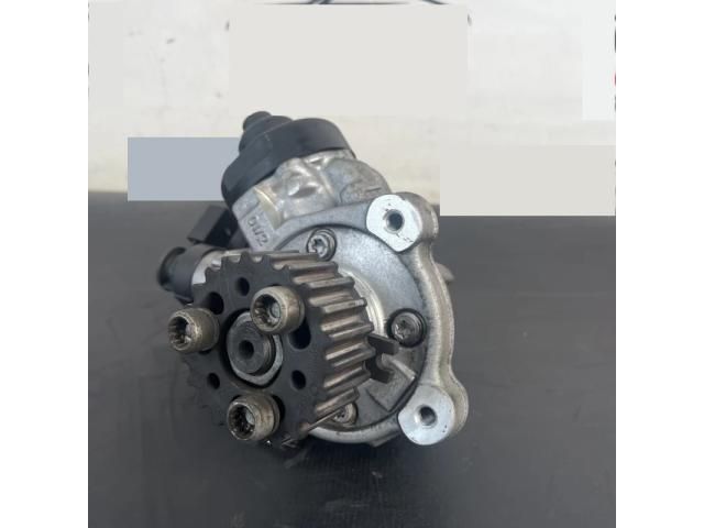 bontott VW PASSAT B7 Nagynyomású Szivattyú