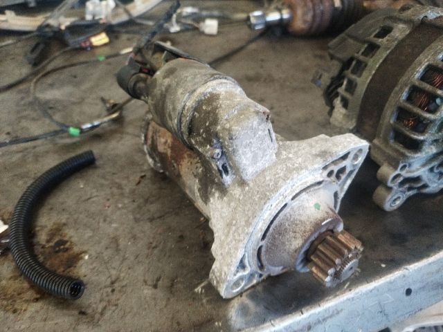 bontott VW PASSAT B7 Önindító