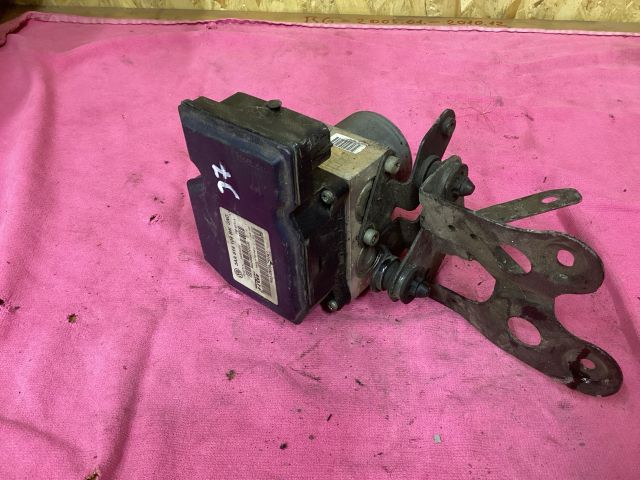 bontott VW PASSAT B7 ABS Kocka