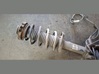 bontott VW PASSAT B7 Bal első Csonkállvány Kerékaggyal