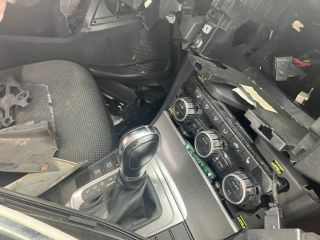 bontott VW PASSAT B7 Bal első Csonkállvány