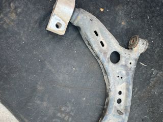 bontott VW PASSAT B7 Bal első Lengőkar