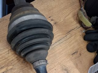 bontott VW PASSAT B7 Bal Féltengely