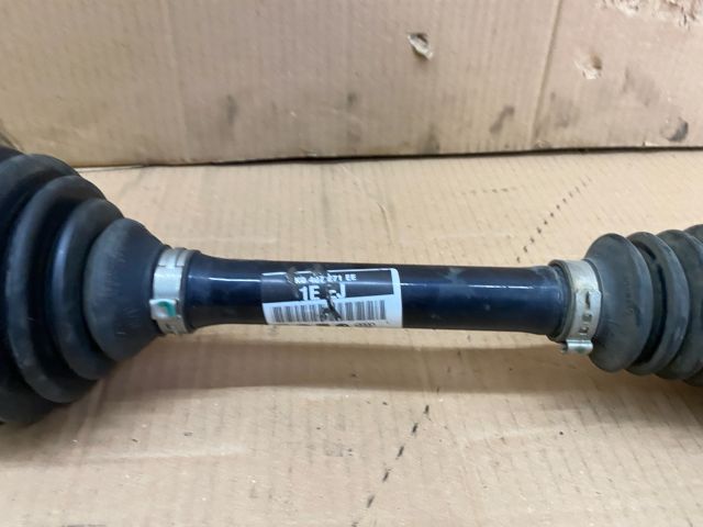 bontott VW PASSAT B7 Bal Féltengely